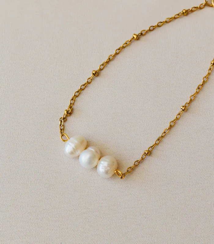 Arete Bracelets Tres Perlas ILY Dainty Bracelet