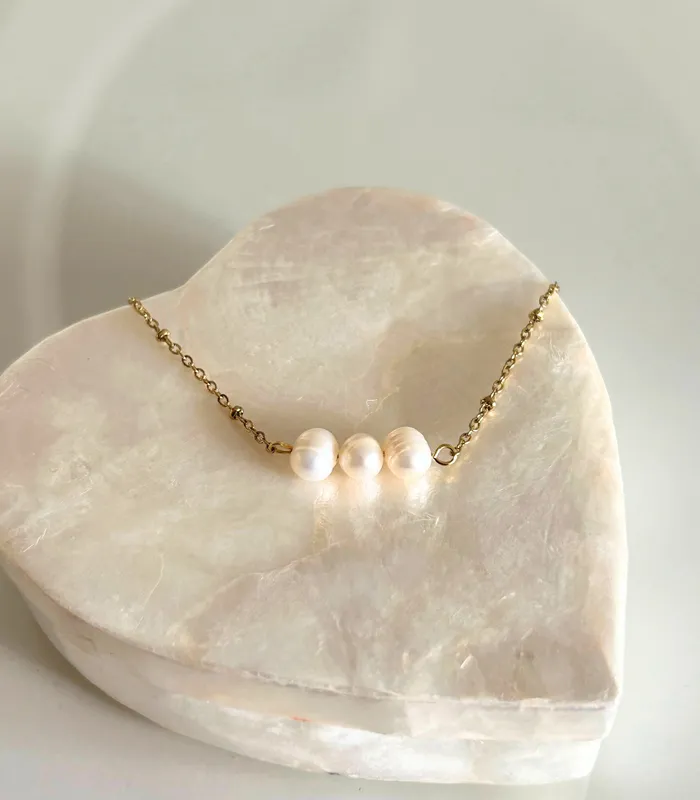 Arete Bracelets Tres Perlas ILY Dainty Bracelet