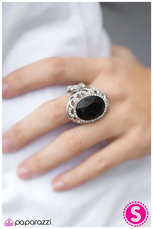 Rings Paparazzi Jewelry Paparazzi Ring Queen for a Day Black
