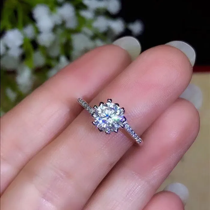 Luxus Moissanite Rings Jewelry Rings Platinum Plated Silver Moissanite Ring 1ct Center Stone Luxus Moissanite Rings Jewelry Rings Platinum Plated Silver Moissanite Ring 1ct Center Stone