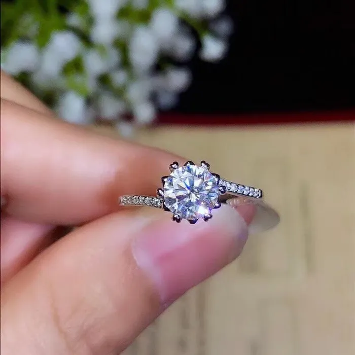 Luxus Moissanite Rings Jewelry Rings Platinum Plated Silver Moissanite Ring 1ct Center Stone