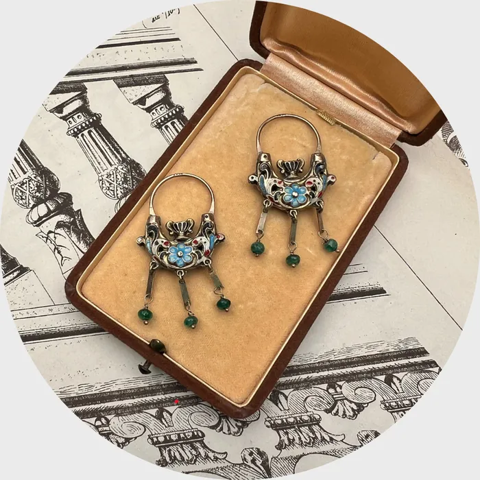 21stfinds Sicilian Emerald Enamel Navicella Earrings Earrings