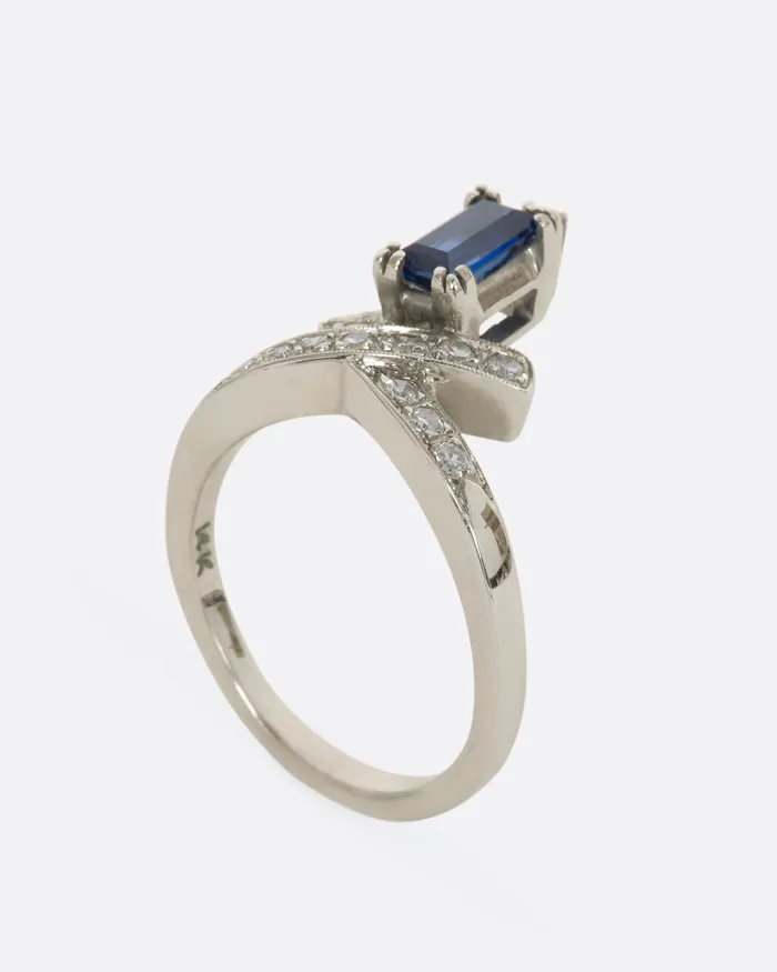 EXCALIBUR Rings Sapphire and Diamond Crossed Ring EXCALIBUR Rings Sapphire and Diamond Crossed Ring