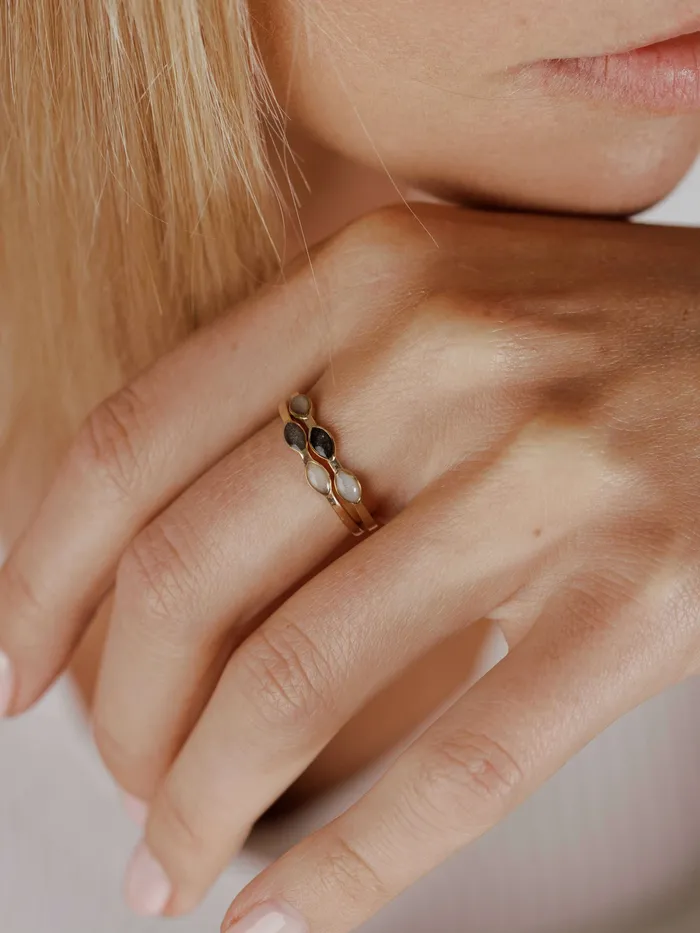 Three Setting Cremation Ring in 14K Yellow Gold closebymejewelry Rings