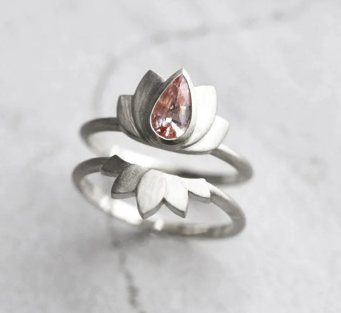 Capucinne Rings Paisley Lotus Sapphire Ring Set