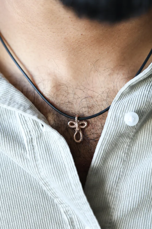 Mens snake necklace with natural rubber cord and large pendant Capucinne Necklaces