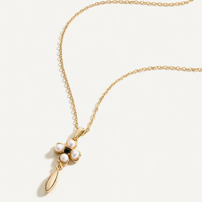 Necklaces Hearts Valley Jewelry Pearl Onyx Quatrefoil Necklace