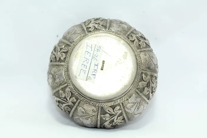 PH Artistic Ashtray Alloyed Solid Silver Traditional Handmade Floral Design Hand Engraved Dropshipped via Social Commerce Network Rings