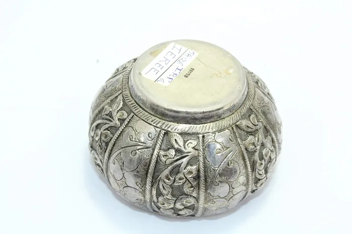 PH Artistic Ashtray Alloyed Solid Silver Traditional Handmade Floral Design Hand Engraved Dropshipped via Social Commerce Network Rings