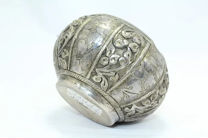 PH Artistic Ashtray Alloyed Solid Silver Traditional Handmade Floral Design Hand Engraved Dropshipped via Social Commerce Network Rings