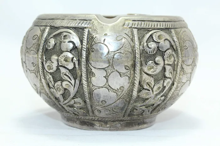 PH Artistic Ashtray Alloyed Solid Silver Traditional Handmade Floral Design Hand Engraved Dropshipped via Social Commerce Network Rings