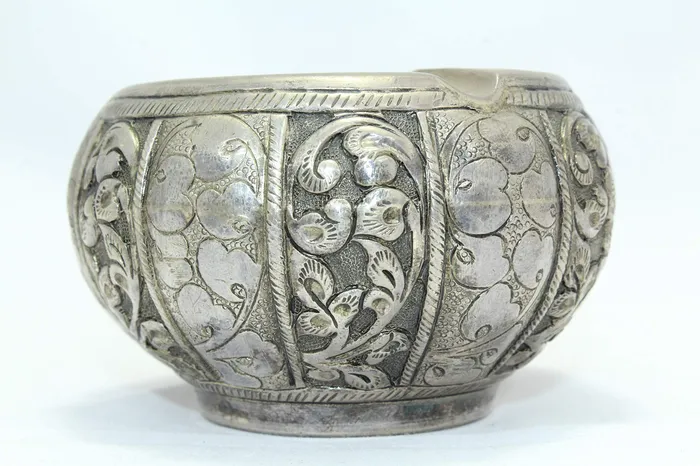 PH Artistic Ashtray Alloyed Solid Silver Traditional Handmade Floral Design Hand Engraved Dropshipped via Social Commerce Network Rings