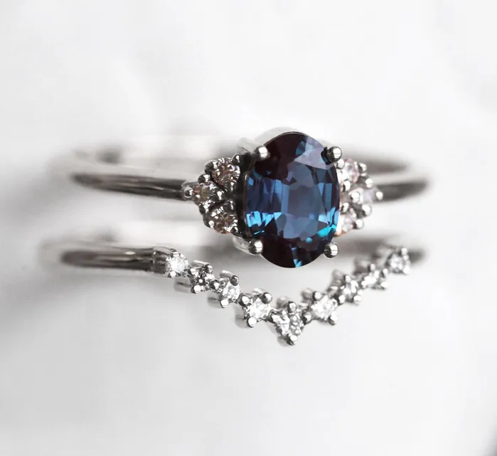 Rings Capucinne Dora Oval Alexandrite Ring