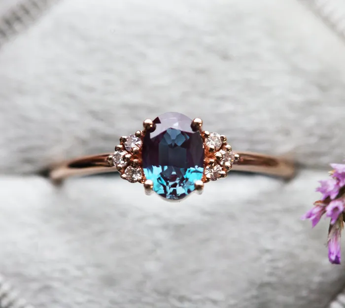 Rings Capucinne Dora Oval Alexandrite Ring