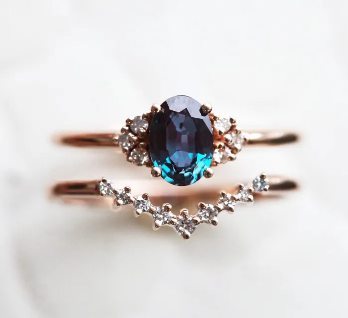 Rings Capucinne Dora Oval Alexandrite Ring