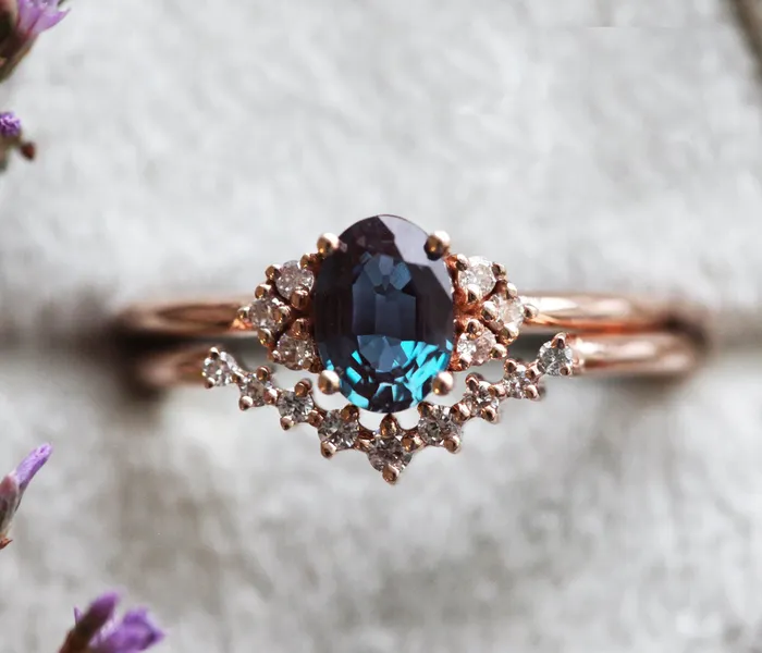 Rings Capucinne Dora Oval Alexandrite Ring