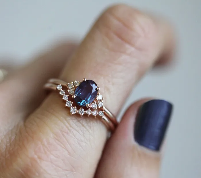Rings Capucinne Dora Oval Alexandrite Ring