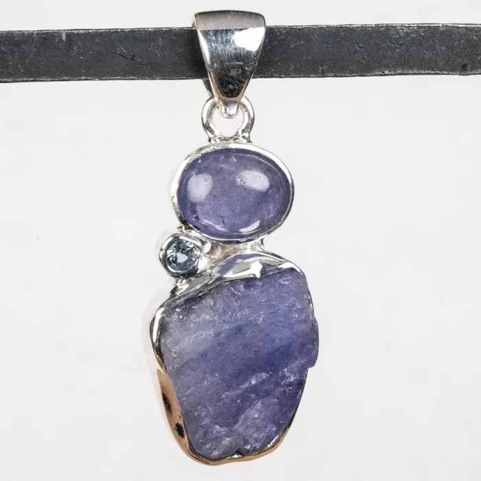 InnerVision Crystals Necklaces Tanzanite Blue Topaz Pendant 640 g 35x13mm 925 Silver InnerVision Crystals Necklaces Tanzanite Blue Topaz Pendant 640 g 35x13mm 925 Silver