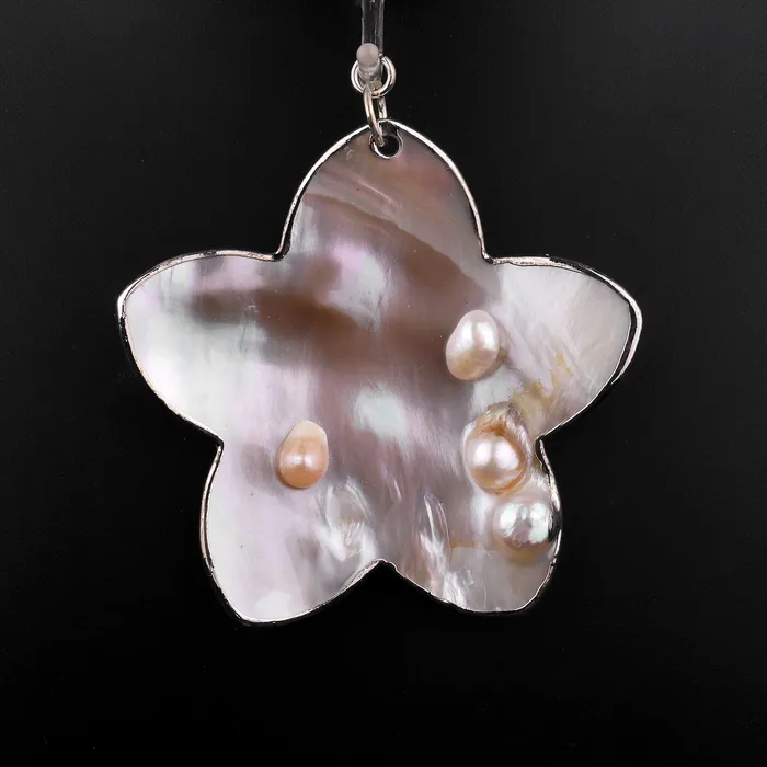 Necklaces Intrinsic Trading Large Natural Mother of Pearl Flower Pendant Super Iridescent Blister Pearl Silver Trim