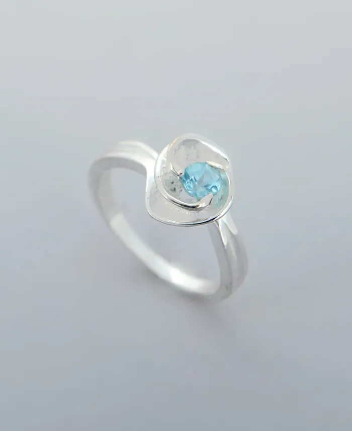 Rings Buddha Groove Blue Apatite and Sterling Silver Floral Ring