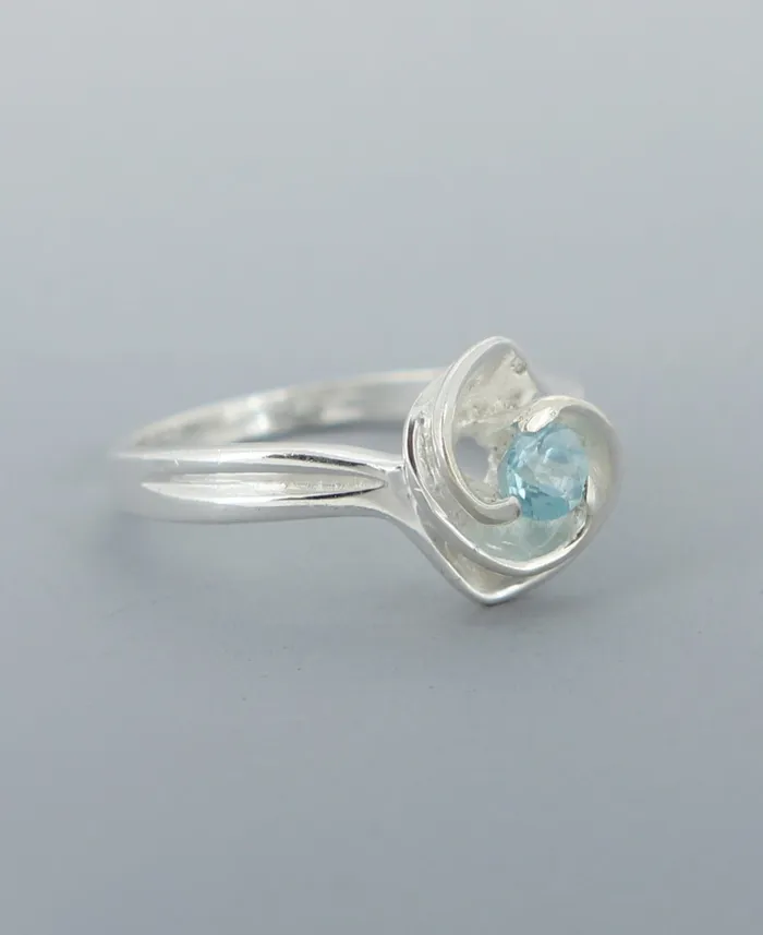 Rings Buddha Groove Blue Apatite and Sterling Silver Floral Ring